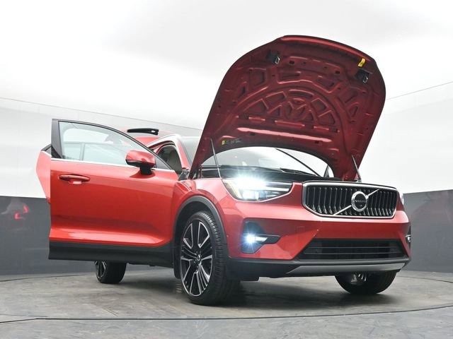 Used 2023 Volvo XC40 B5 Ultimate w/ Climate Package image 55