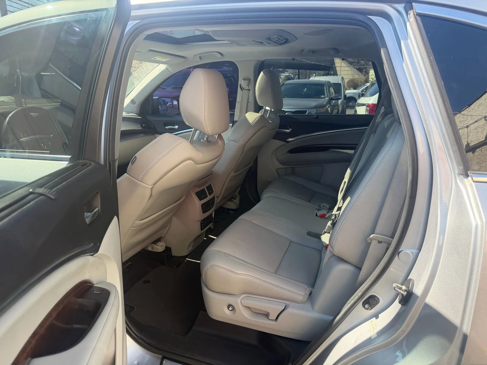 Used 2017 Acura MDX SH-AWD w/ Tech & Entertainment image 23