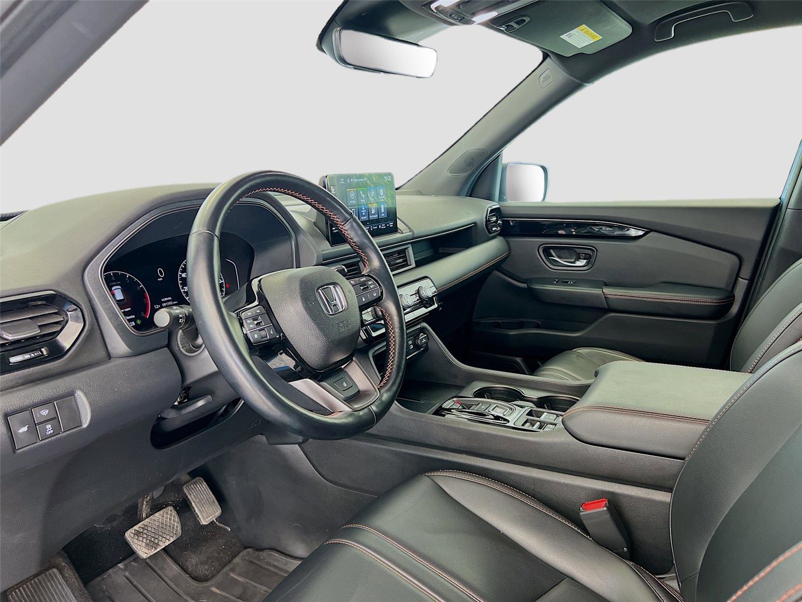 Used 2023 Honda Pilot TrailSport image 11
