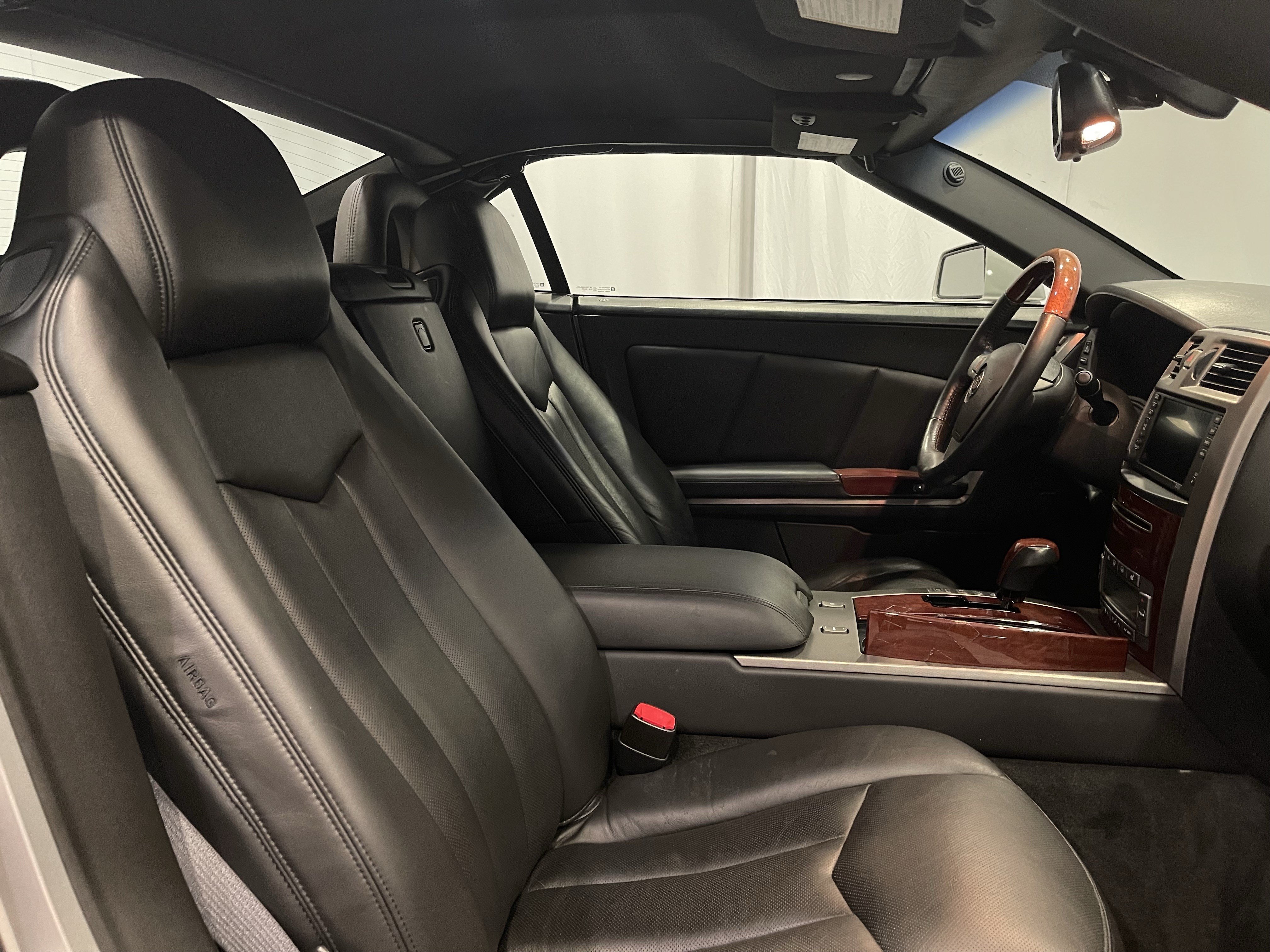 Used 2006 Cadillac XLR RWD image 15