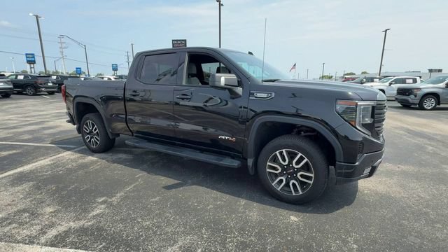 Used 2023 GMC Sierra 1500 AT4 w/ AT4 Preferred Package AWD/4WD image 2