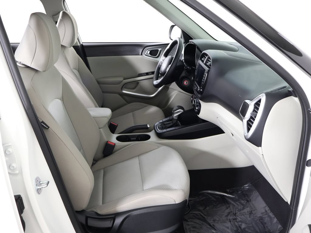 Certified 2023 Kia Soul LX w/ LX Technology Package FWD image 30