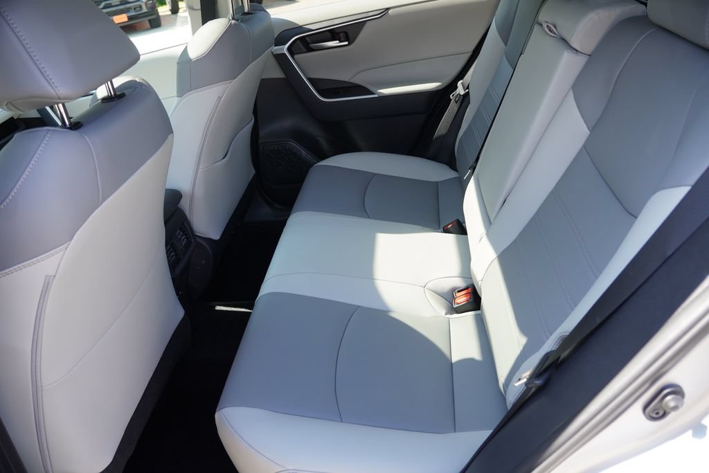 Used 2025 Toyota RAV4 XLE Premium w/ Weather Package AWD/4WD image 19
