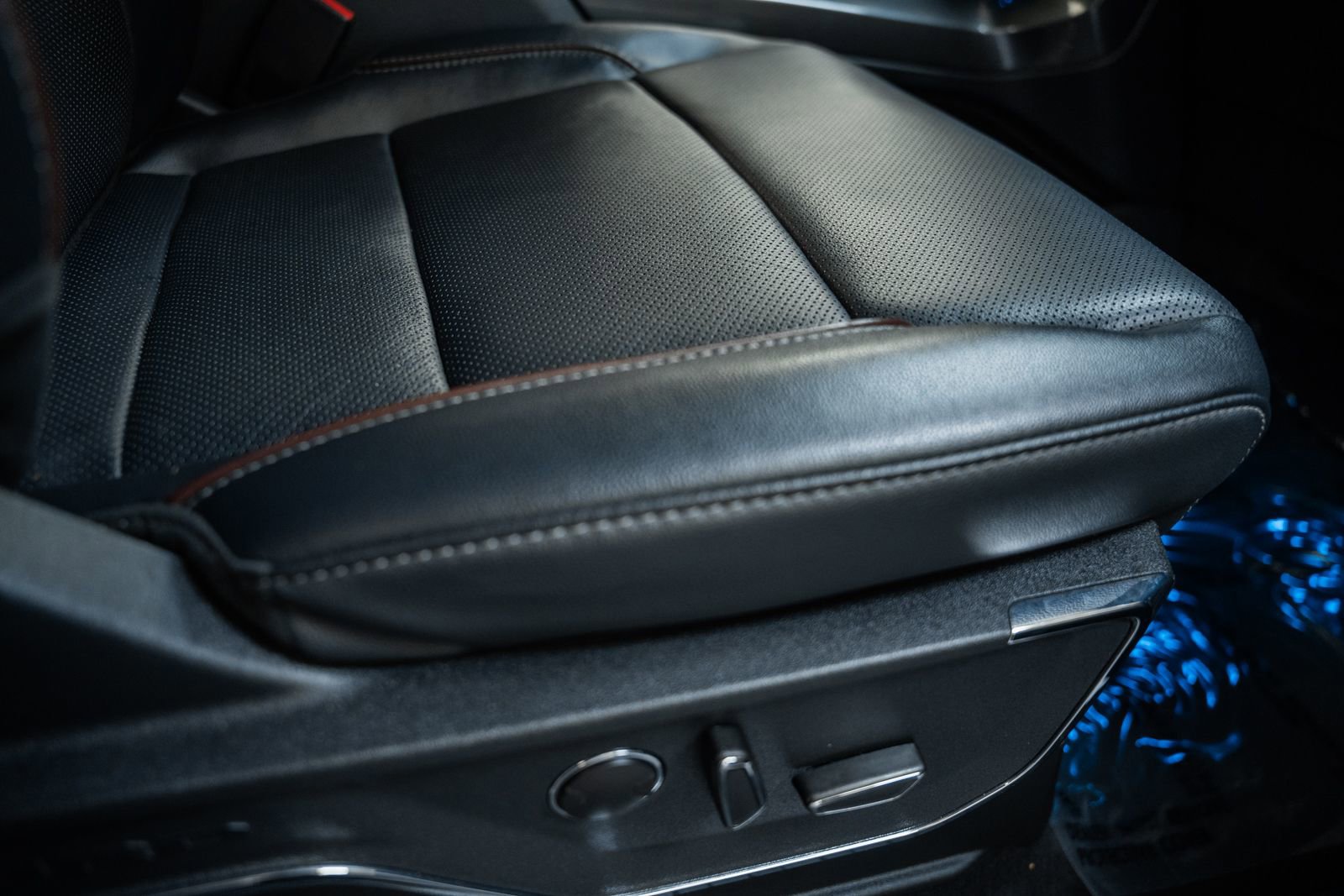 Certified 2023 Ford F150 Lariat w/ Equipment Group 502A High image 40