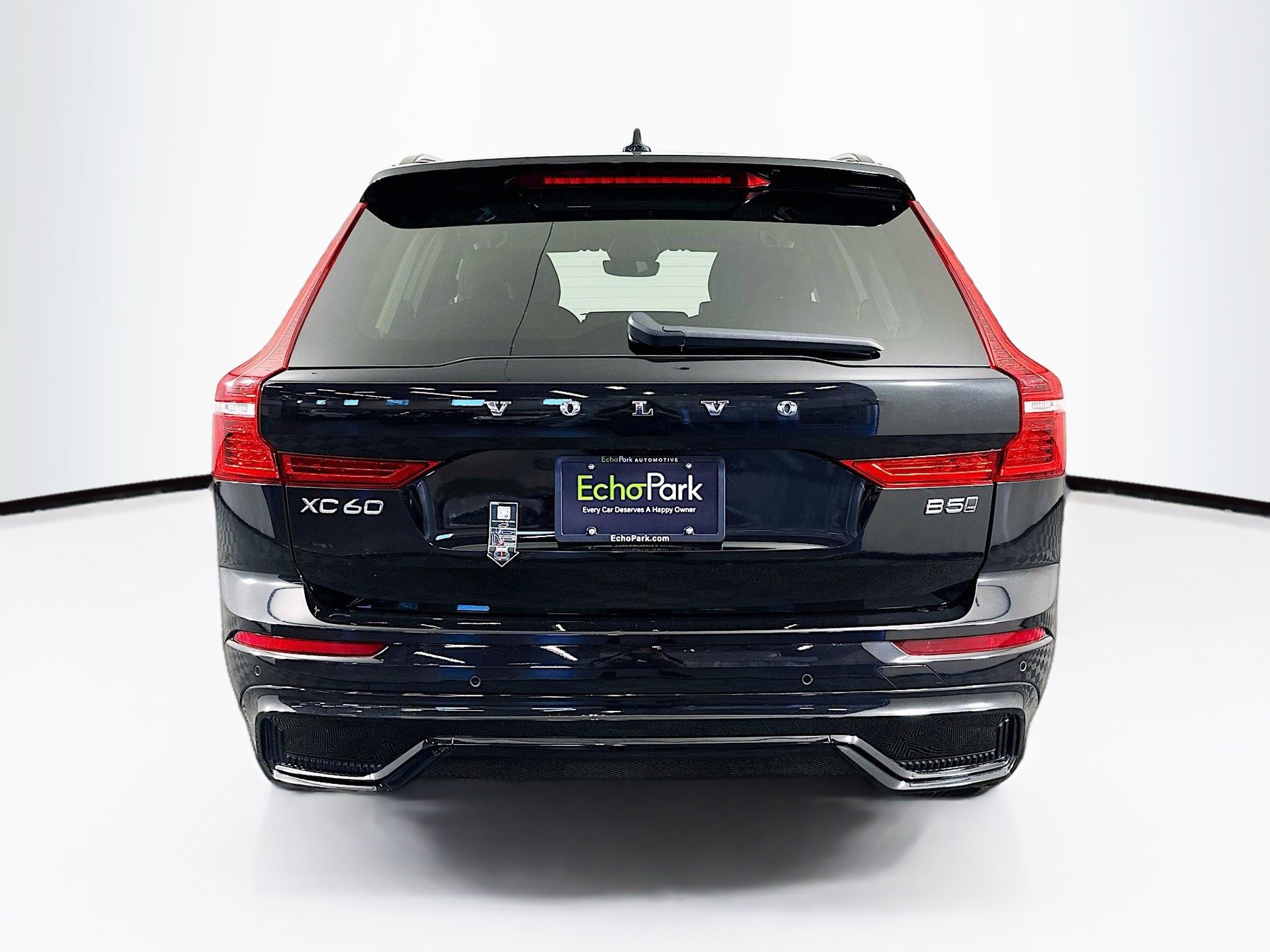 Used 2025 Volvo XC60 B5 Plus image 7