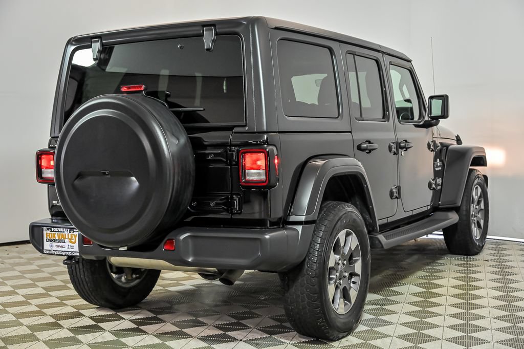 Used 2018 Jeep Wrangler Unlimited Sahara AWD/4WD image 8