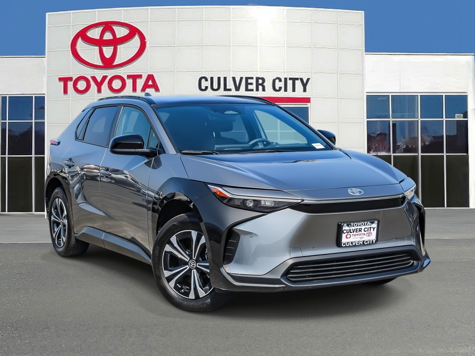 Used 2023 Toyota bZ4X FWD w/ Weather Package image 1