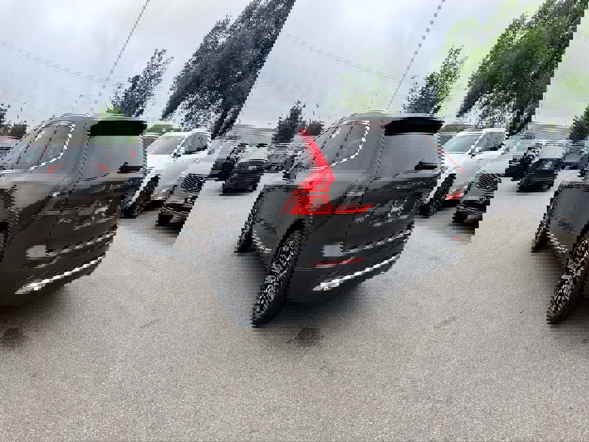 Certified 2023 Volvo XC60 B5 Ultimate w/ Protection Package Premier image 4