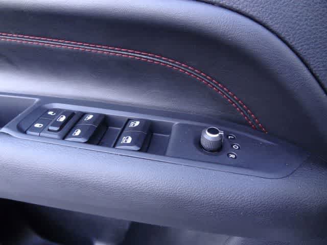 Used 2025 Jeep Compass Trailhawk AWD/4WD image 12