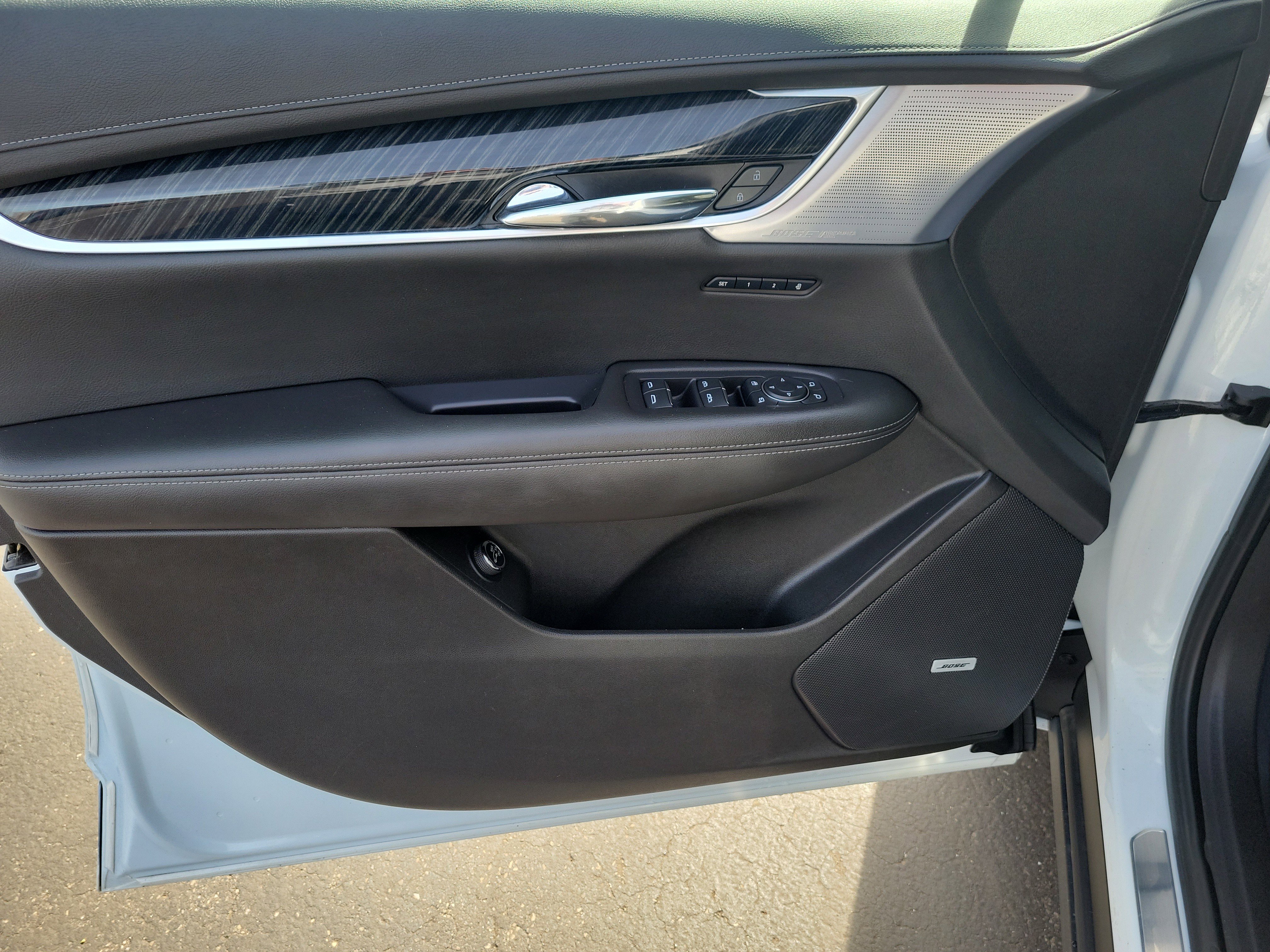 Used 2023 Cadillac XT6 Premium Luxury w/ Technology Package image 19