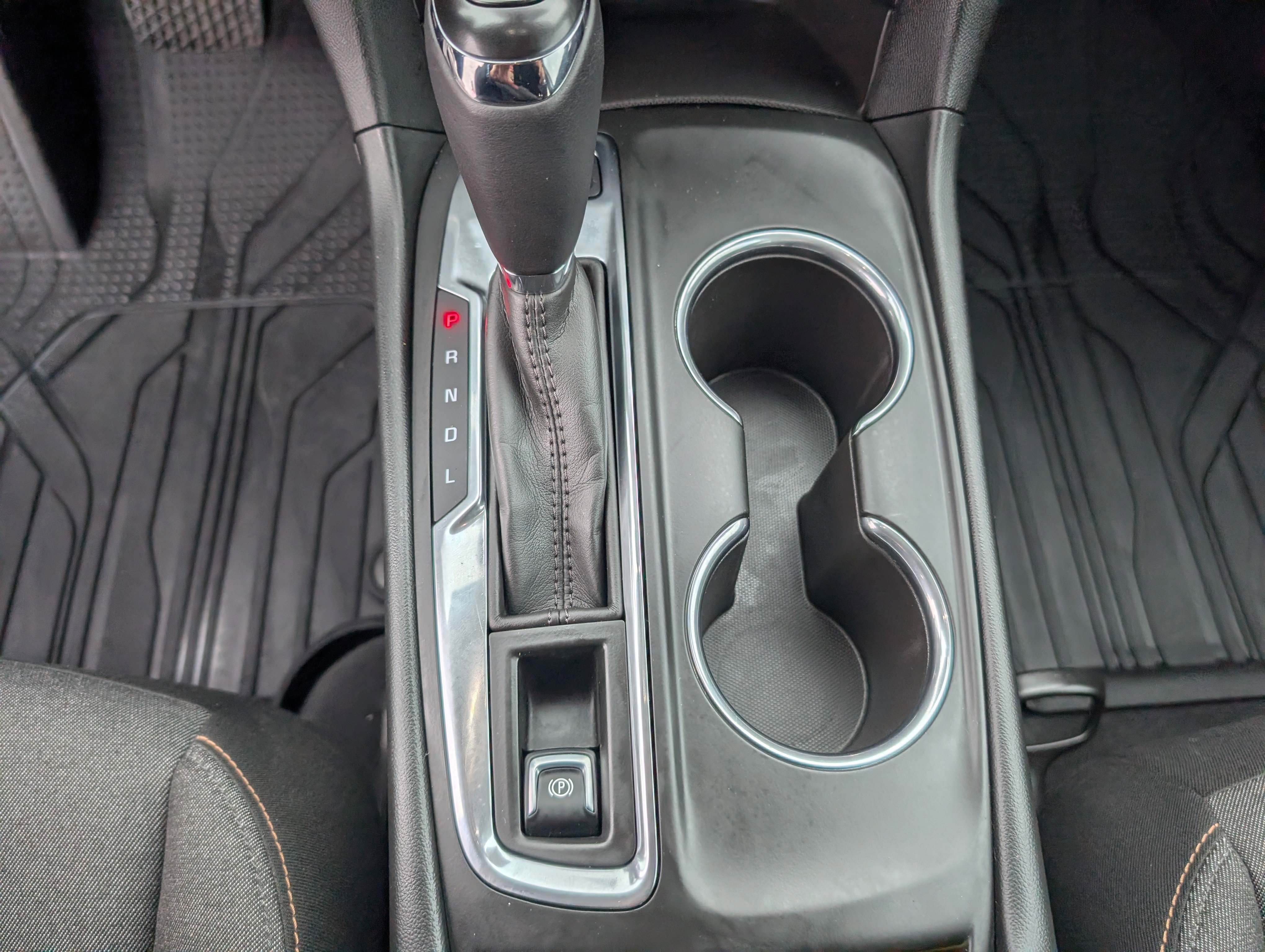 Used 2018 Chevrolet Equinox LT w/ LPO, Floor Liner Package image 21