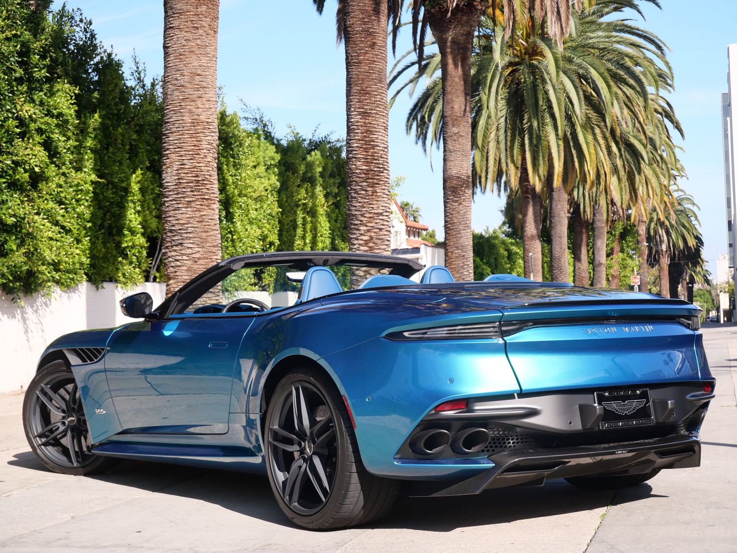 Used 2020 Aston Martin DBS Superleggera Volante image 2