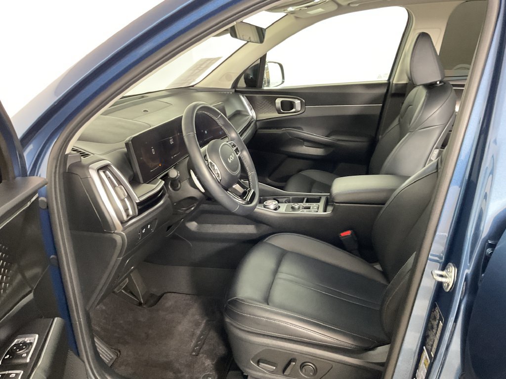 Used 2025 Kia Sorento EX w/ EX Panoramic Sunroof Package AWD/4WD image 18