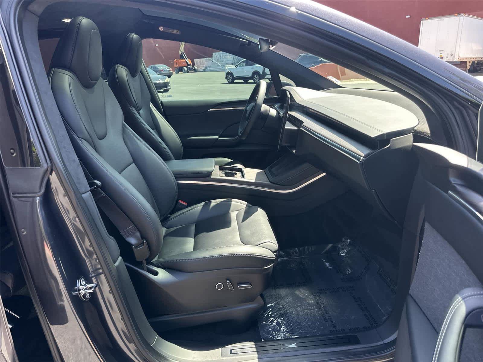 Used 2024 Tesla Model X AWD/4WD image 15