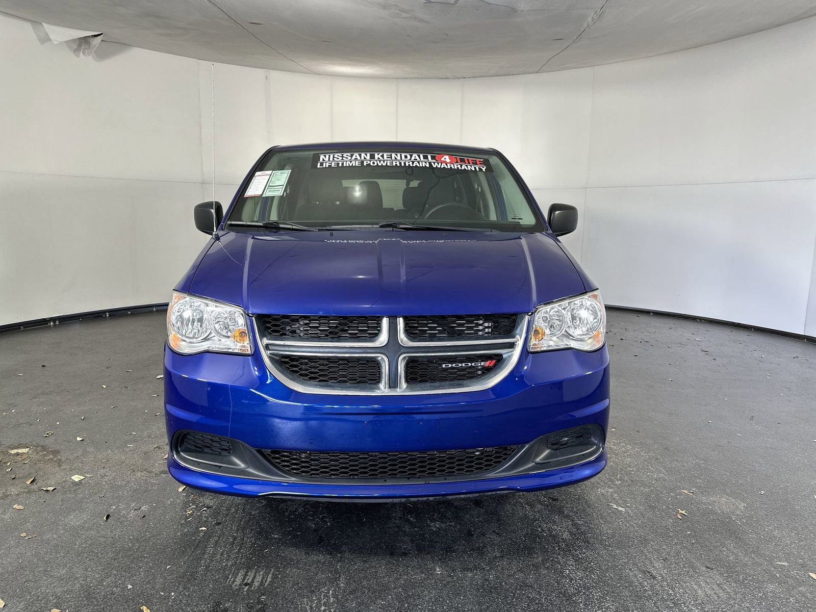Used 2019 Dodge Grand Caravan SE image 3