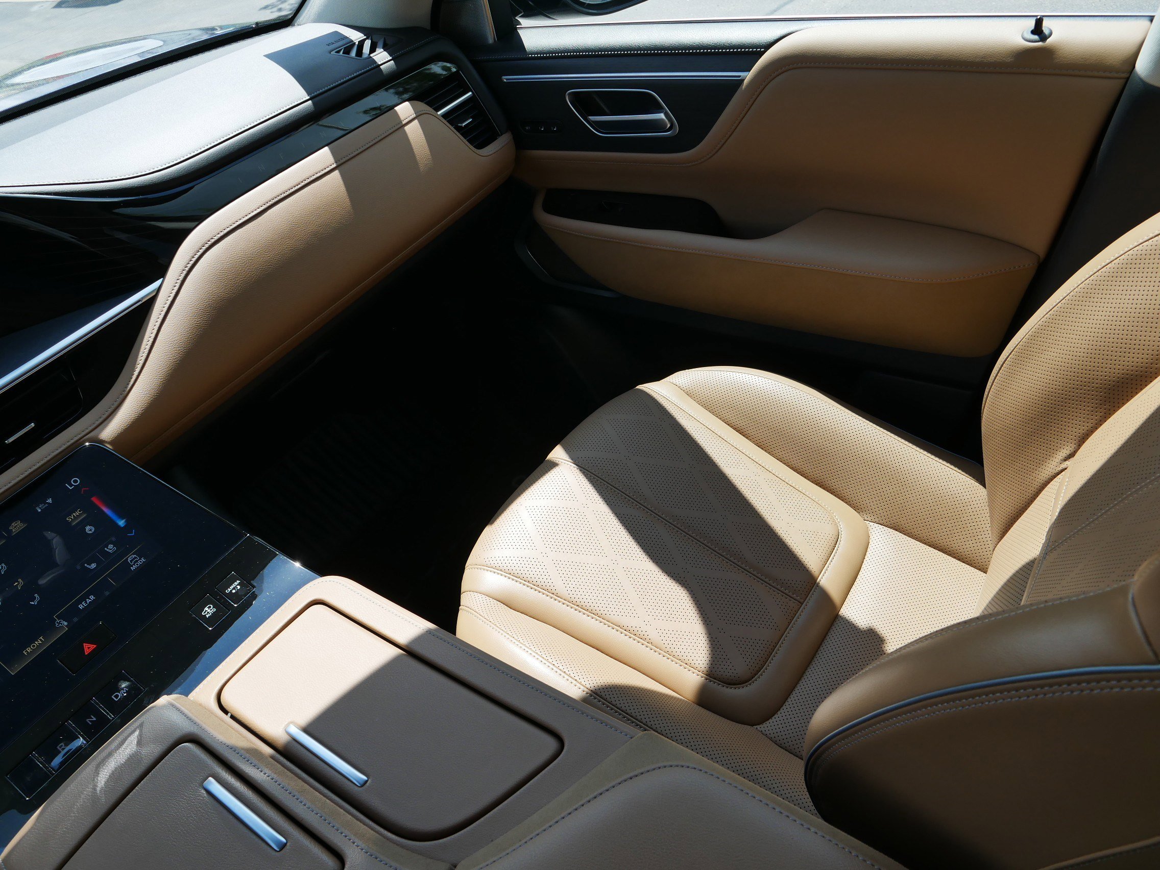 Certified 2025 INFINITI QX80 Sensory image 11