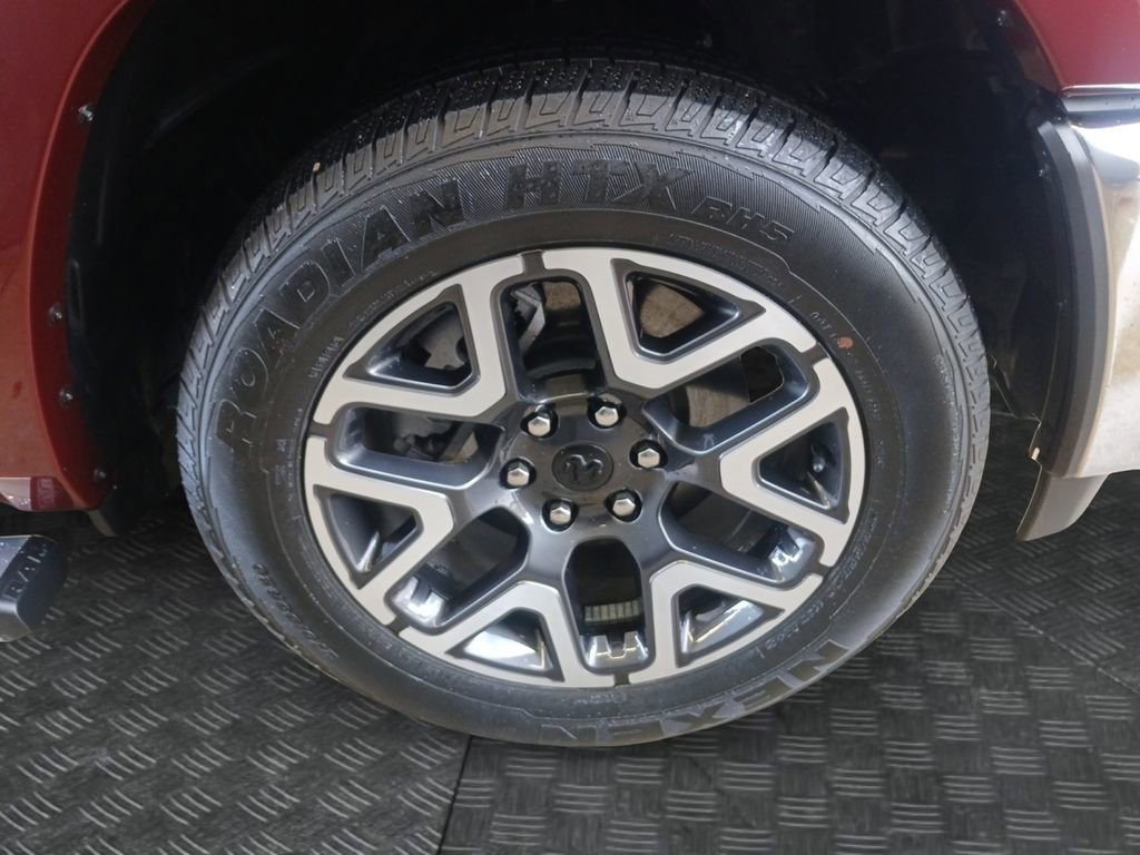 Used 2025 RAM 1500 Laramie AWD/4WD image 23
