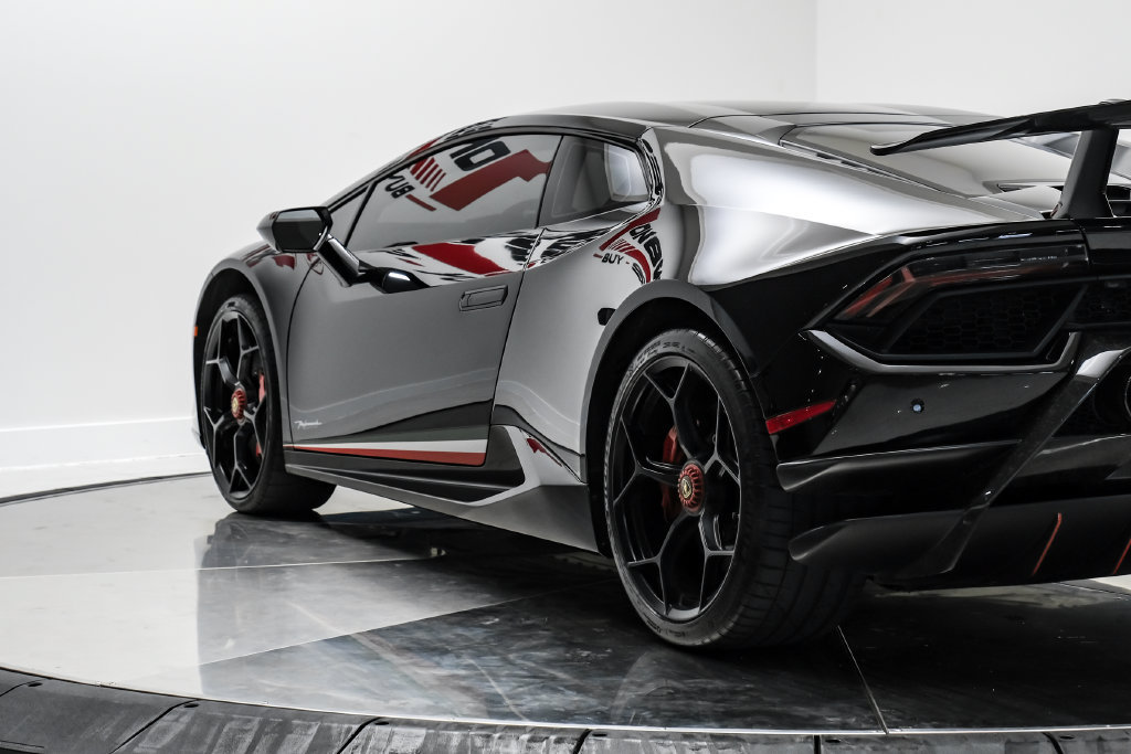 Used 2018 Lamborghini Huracan Performante AWD/4WD image 14