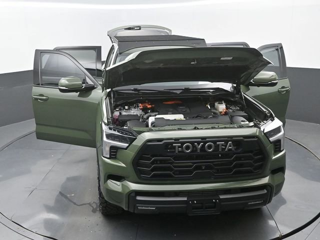 Used 2023 Toyota Sequoia SR5 w/ SR5 Premium Package AWD/4WD image 37