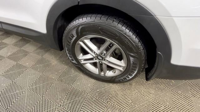 Used 2017 Hyundai Santa Fe Sport w/ 2.4L Tech Package 04 AWD/4WD image 14