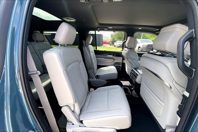 New 2026 Jeep Grand Wagoneer L Summit image 13