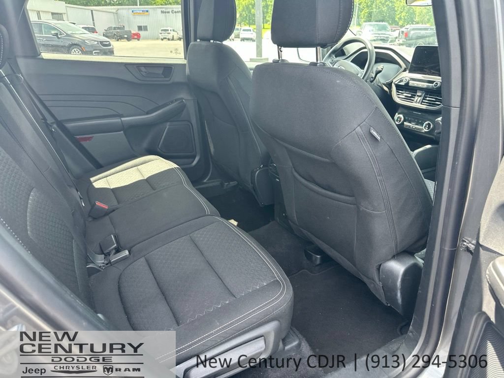 Used 2025 Ford Escape Active AWD/4WD image 17