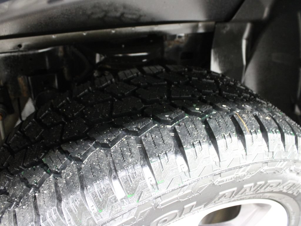 Used 2019 RAM 1500 Laramie AWD/4WD image 38