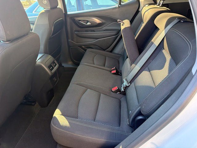 Used 2024 GMC Terrain SLE w/ Driver Convenience Package AWD/4WD image 17