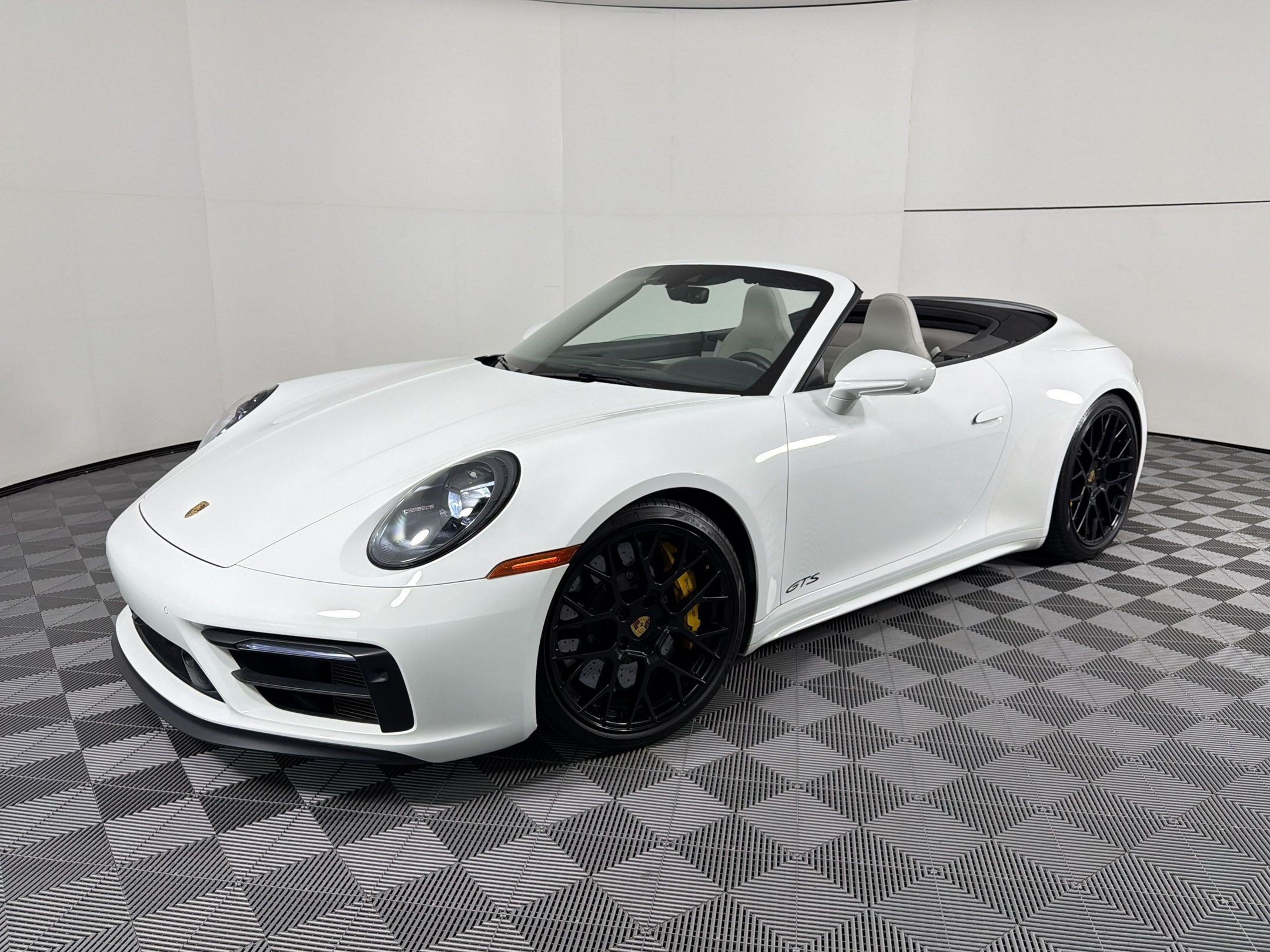 Certified 2022 Porsche 911 Carrera 4 GTS AWD/4WD image 1