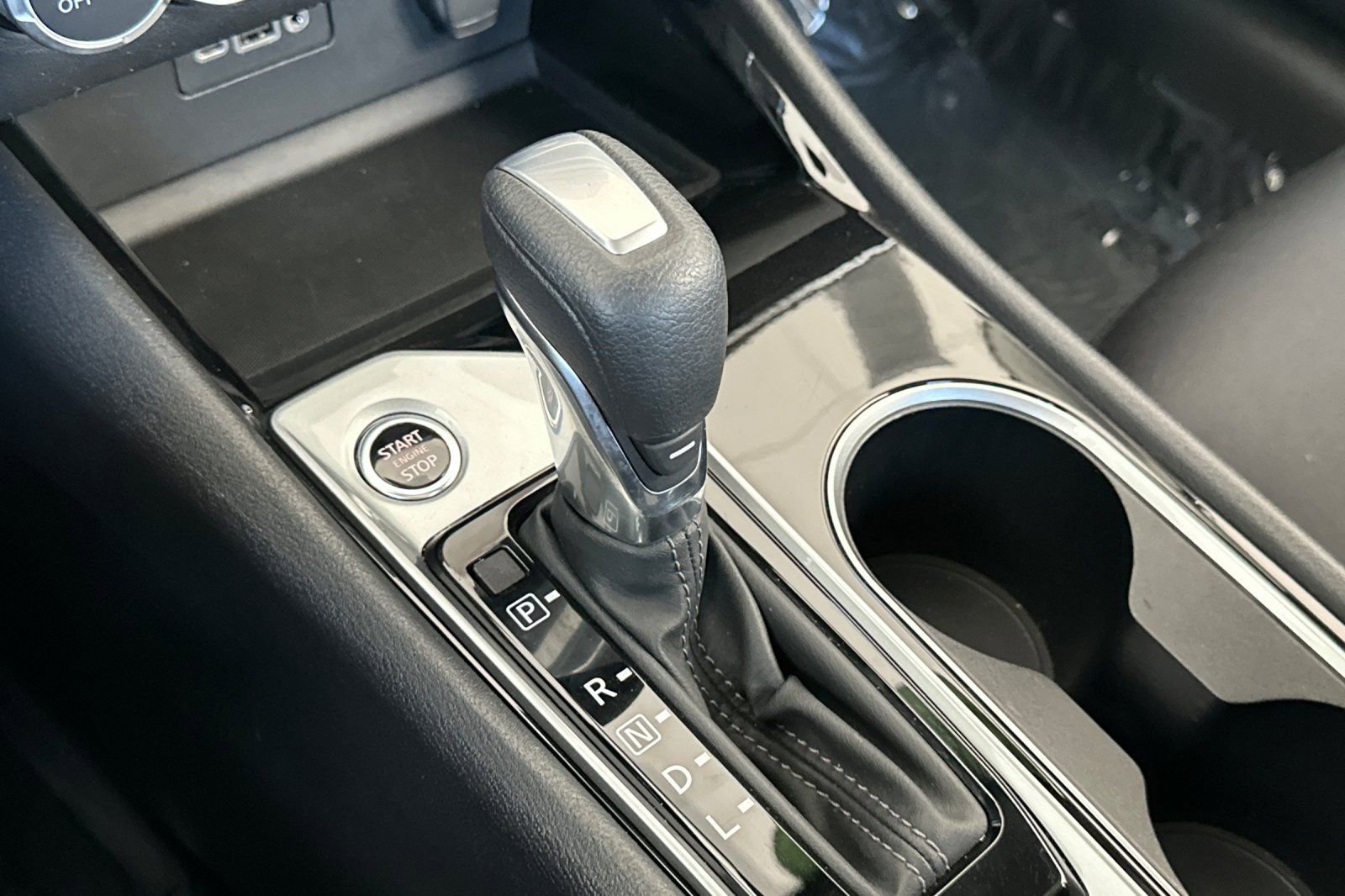 Used 2024 Nissan Altima 2.5 SV FWD image 18