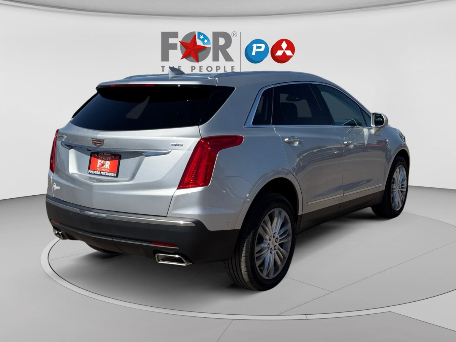 Used 2017 Cadillac XT5 Premium Luxury w/ Driver Assist Package FWD image 5