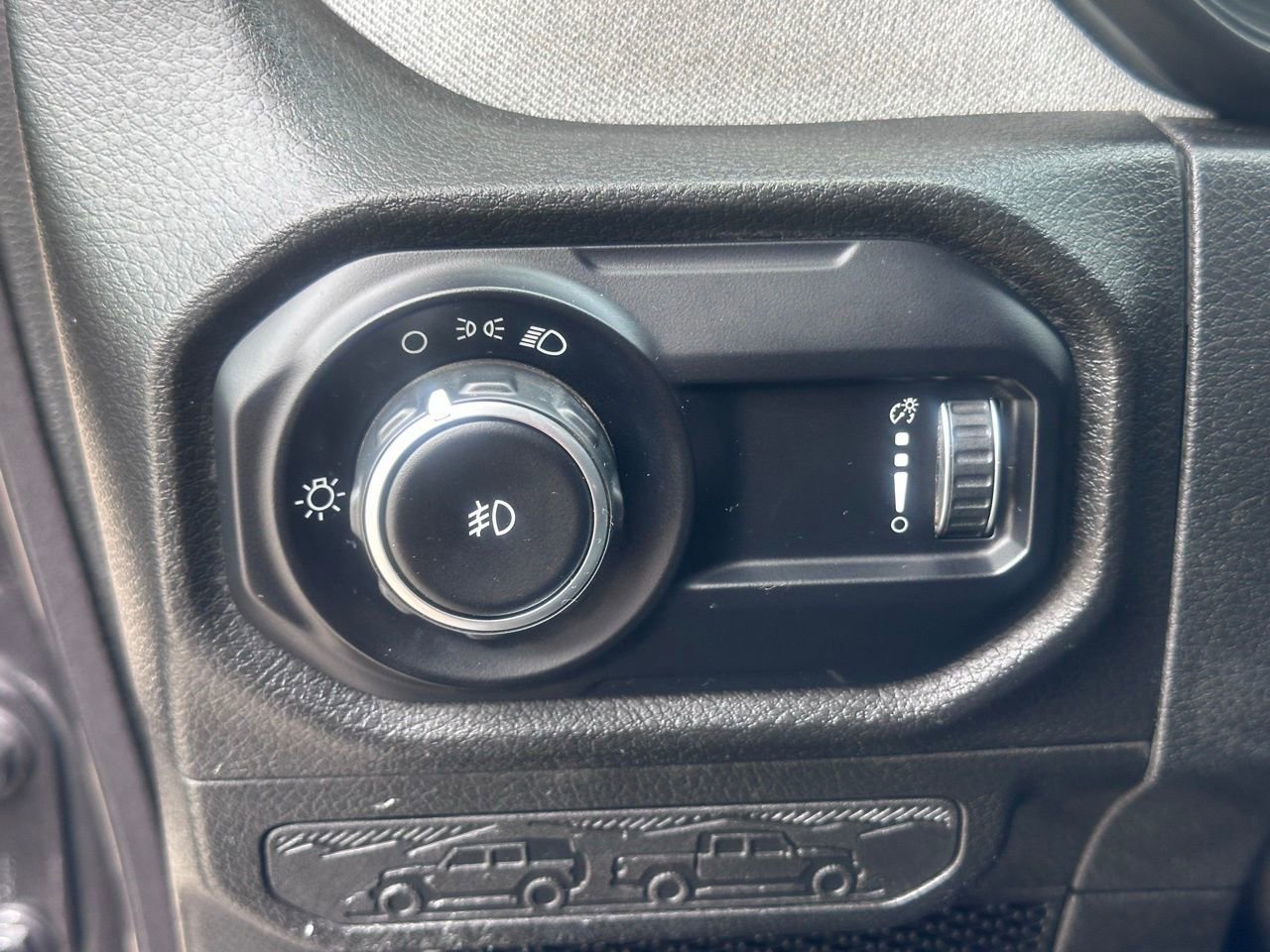 Used 2024 Jeep Wrangler Unlimited Sport AWD/4WD image 19