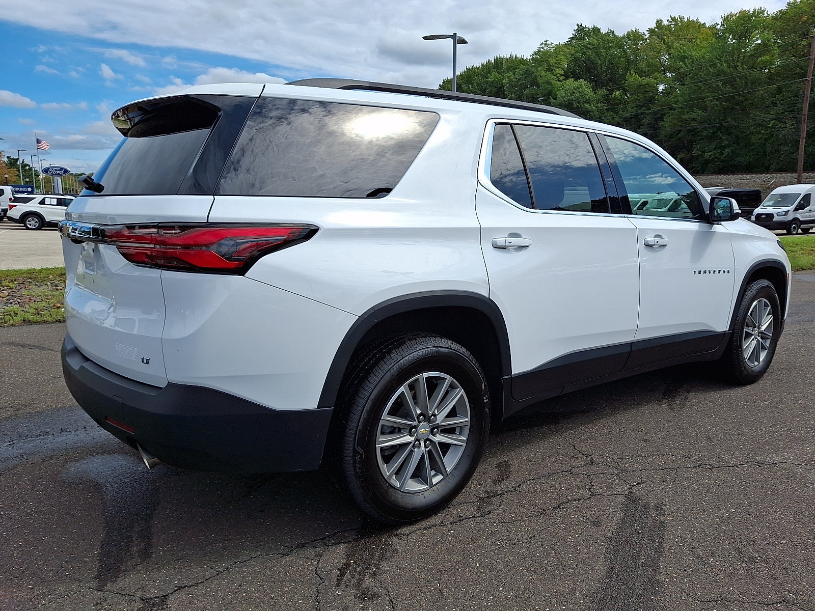 Used 2023 Chevrolet Traverse LT w/ Rear Camera Mirror Package AWD/4WD image 6