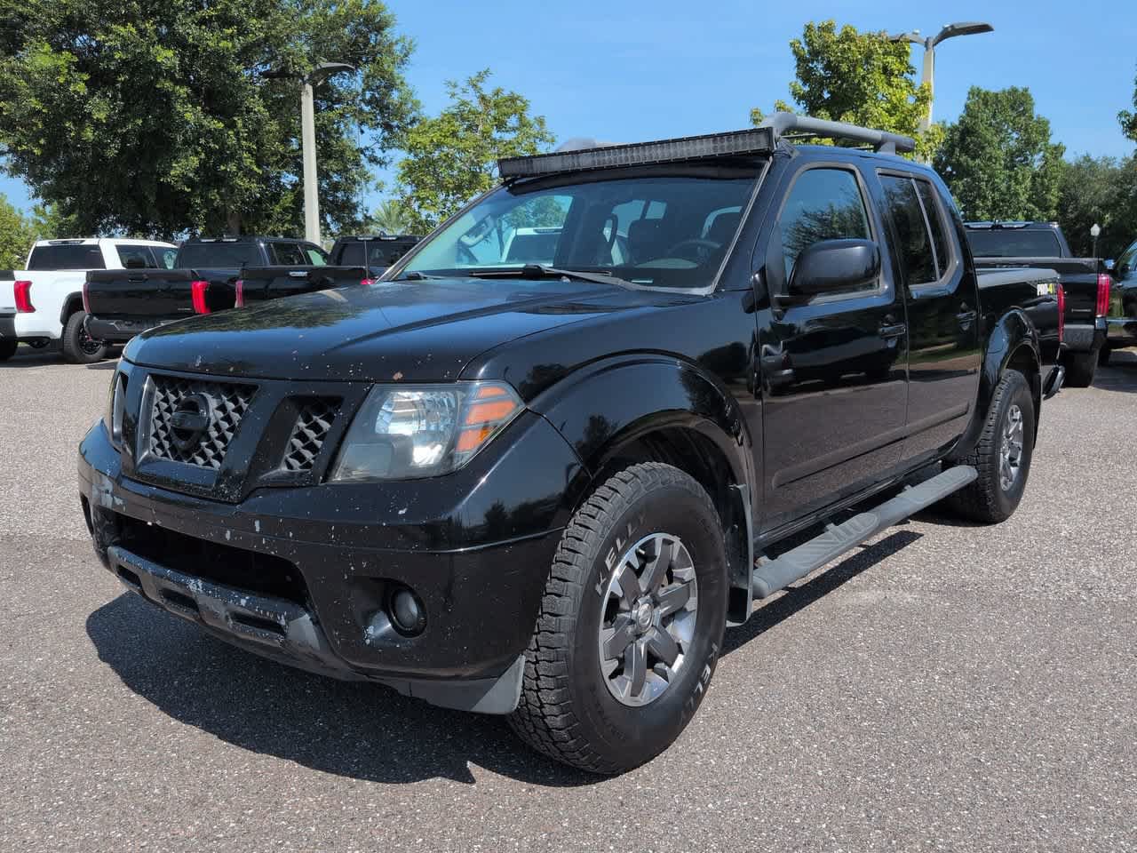 Used 2014 Nissan Frontier PRO-4X w/ Pro-4x Luxury Package AWD/4WD image 2
