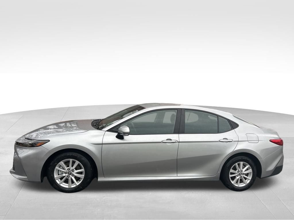 Used 2025 Toyota Camry LE video 2