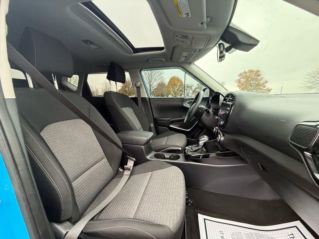 Used 2023 Kia Soul EX image 16