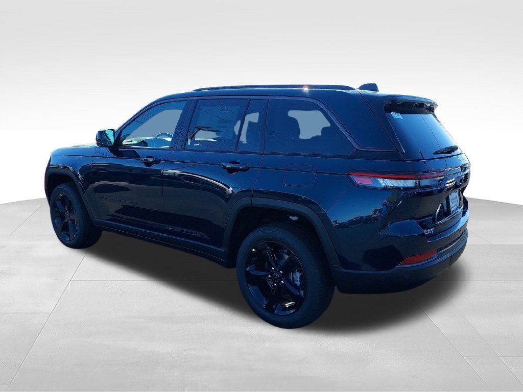 New 2027 Jeep Grand Cherokee Limited w/ Limited Altitude Package AWD/4WD image 3