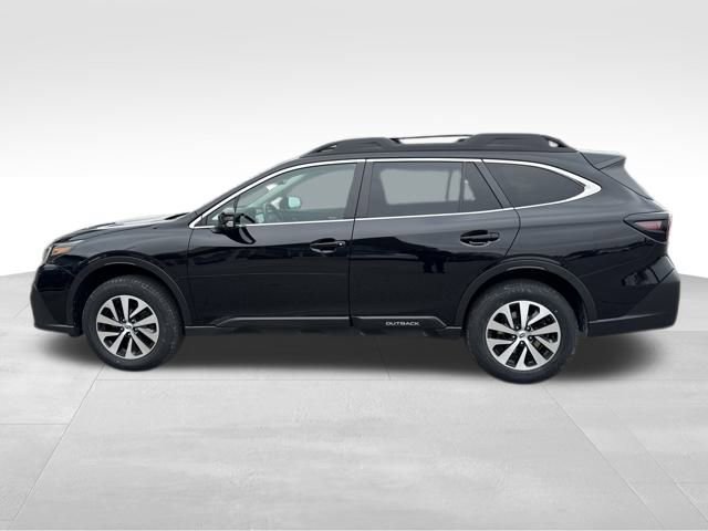 Used 2022 Subaru Outback Premium image 2