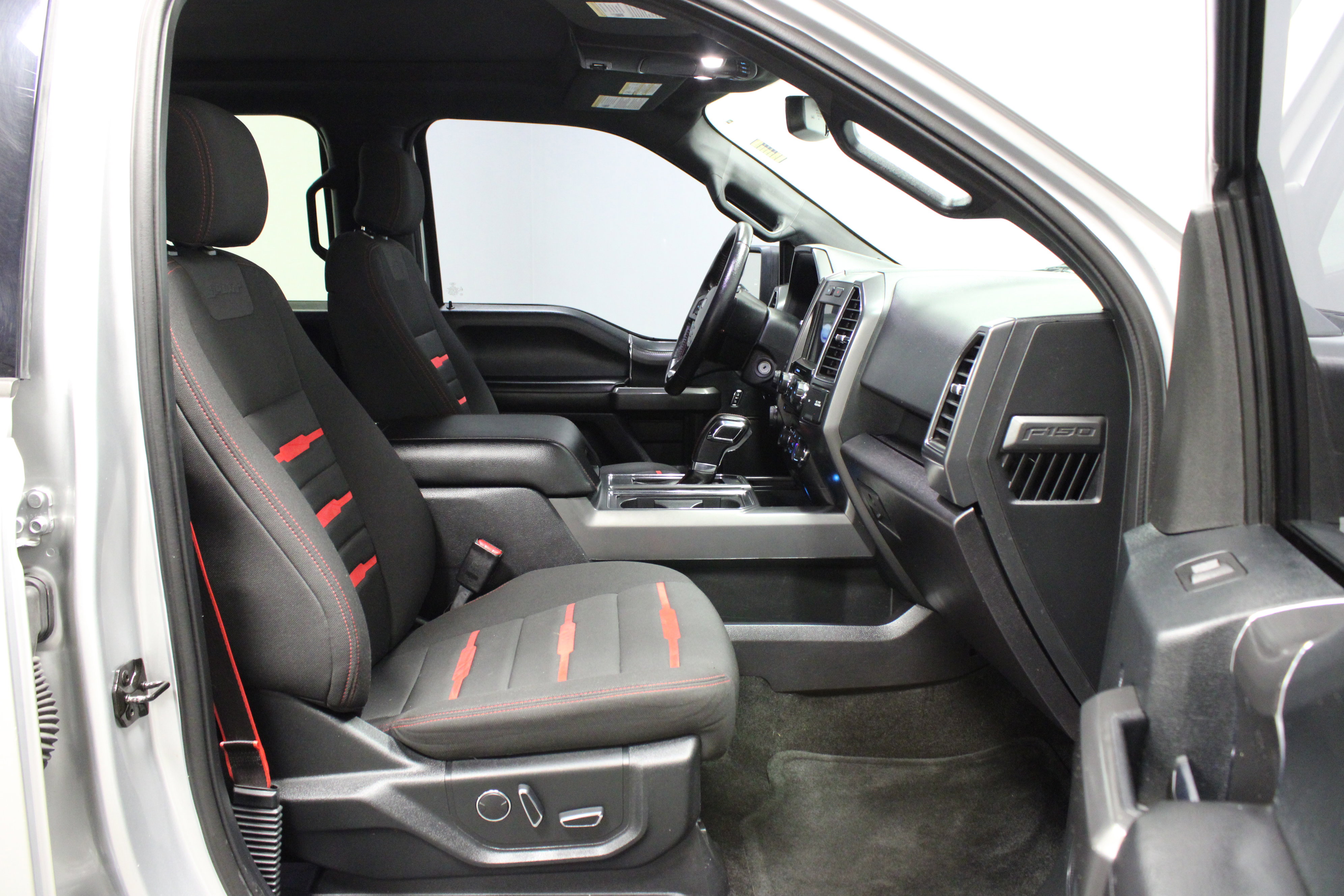 Used 2017 Ford F150 XLT w/ Equipment Group 302A Luxury image 18