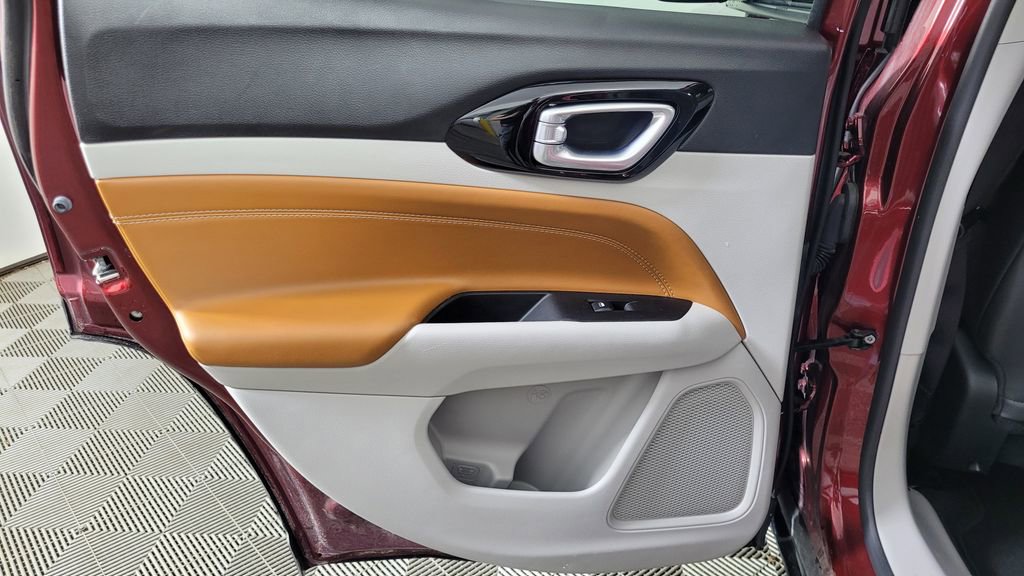 Used 2022 Jeep Compass Limited image 28