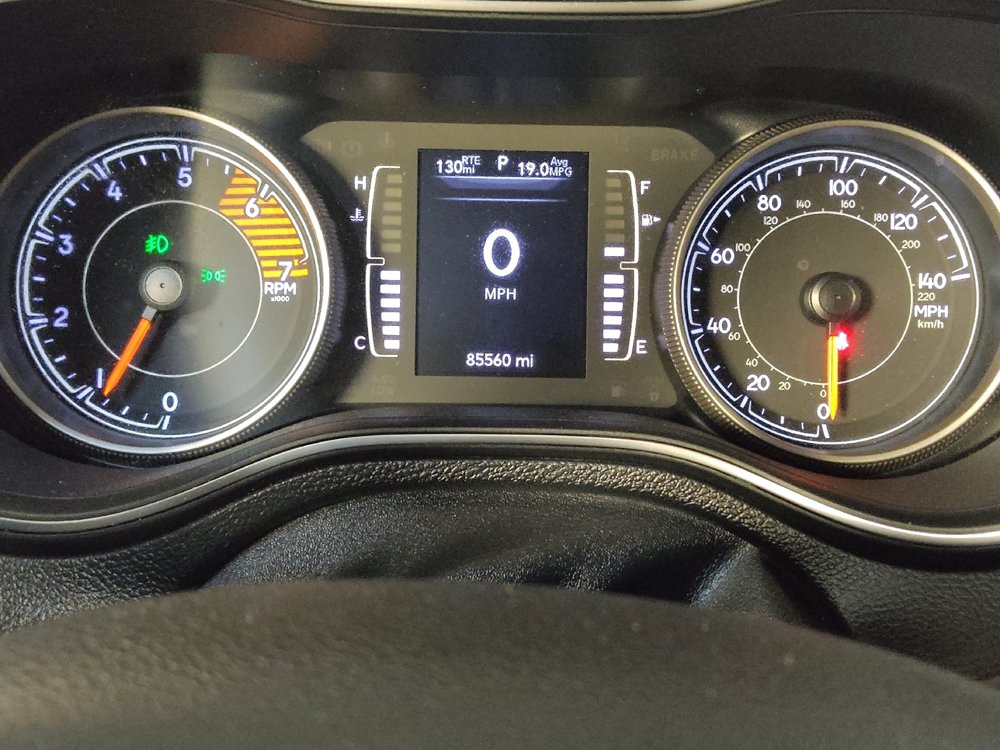 Used 2019 Jeep Cherokee Latitude Plus image 23