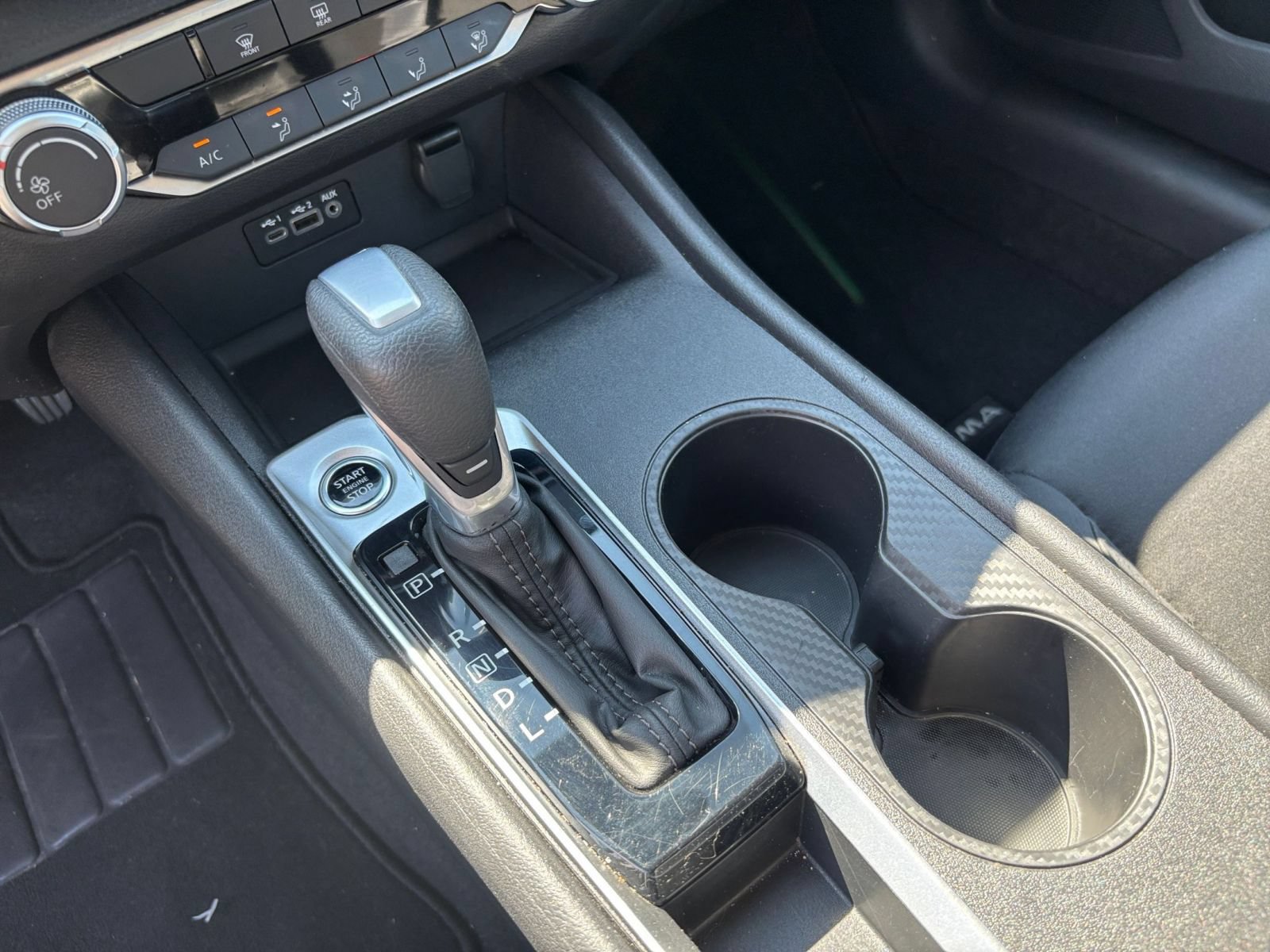 Used 2025 Nissan Altima 2.5 SV FWD image 40