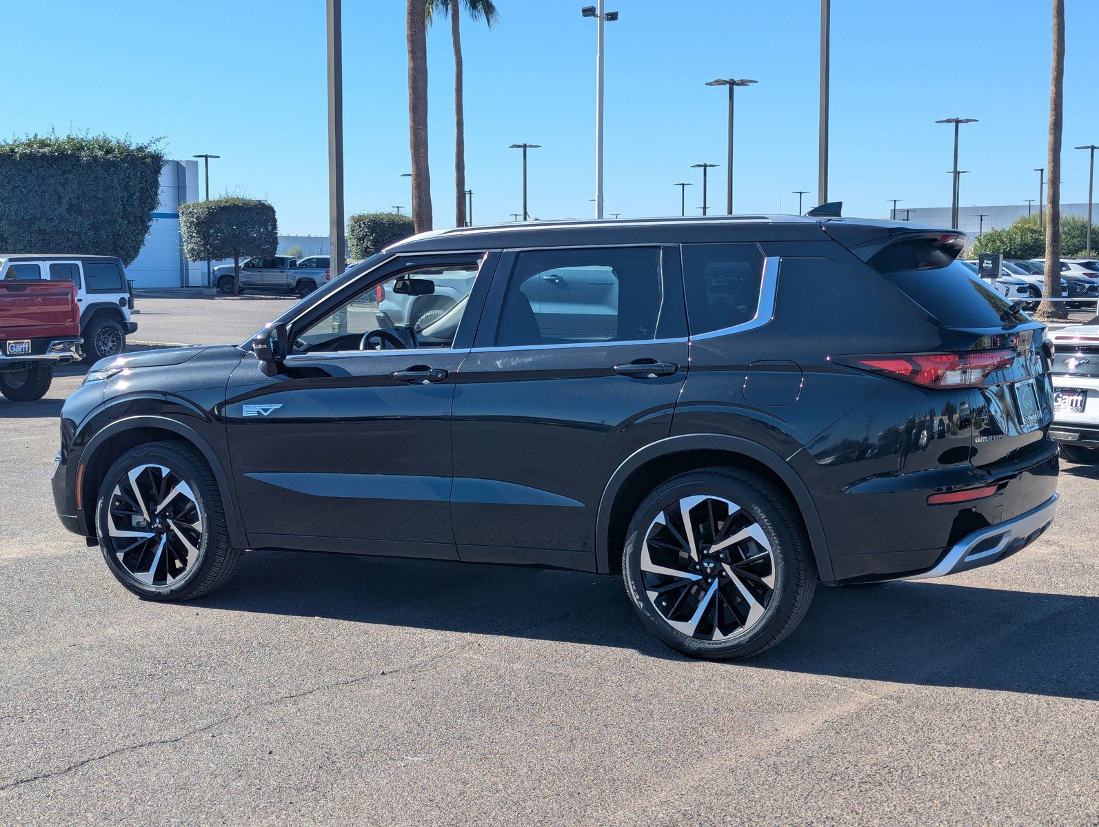 Used 2023 Mitsubishi Outlander SEL image 4