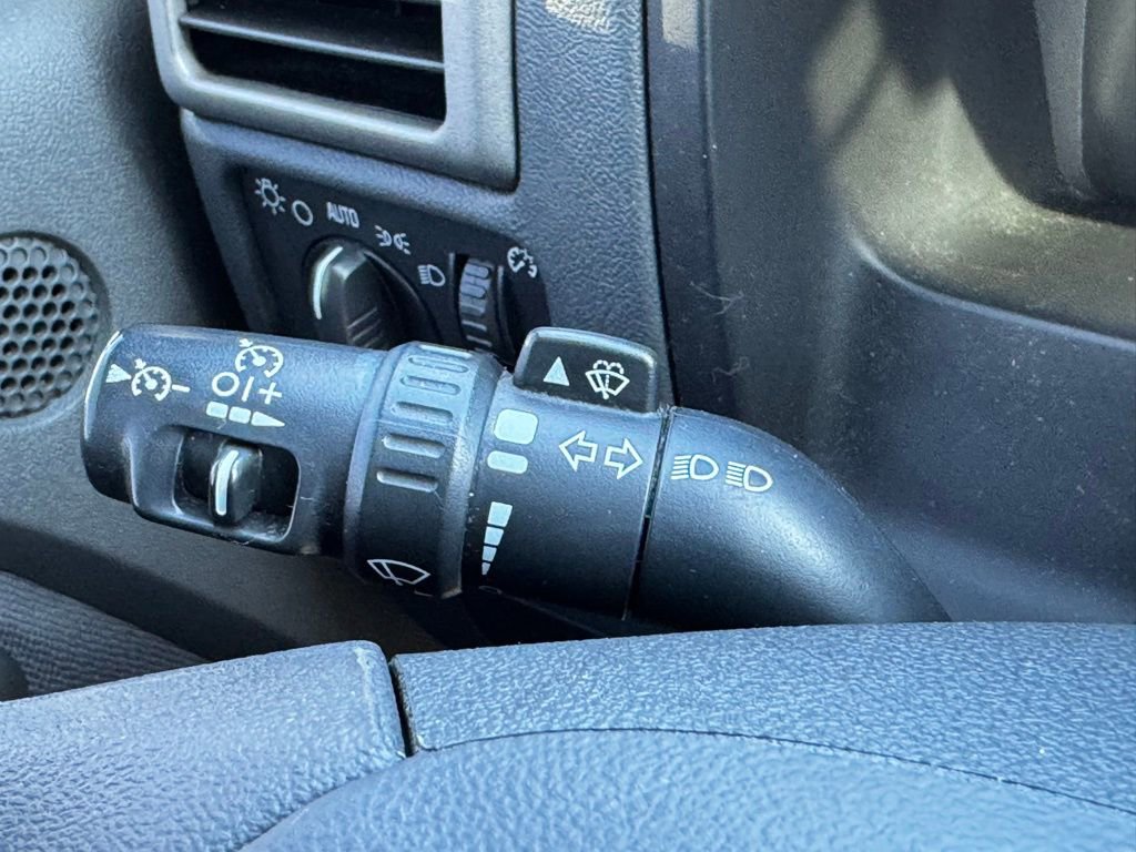 Used 2005 Chevrolet Colorado LS image 22