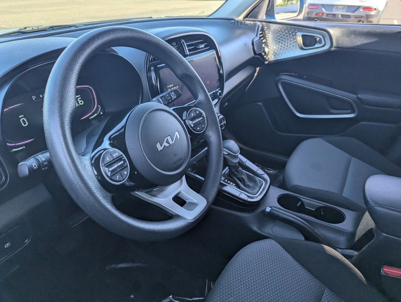 Used 2023 Kia Soul S FWD image 16