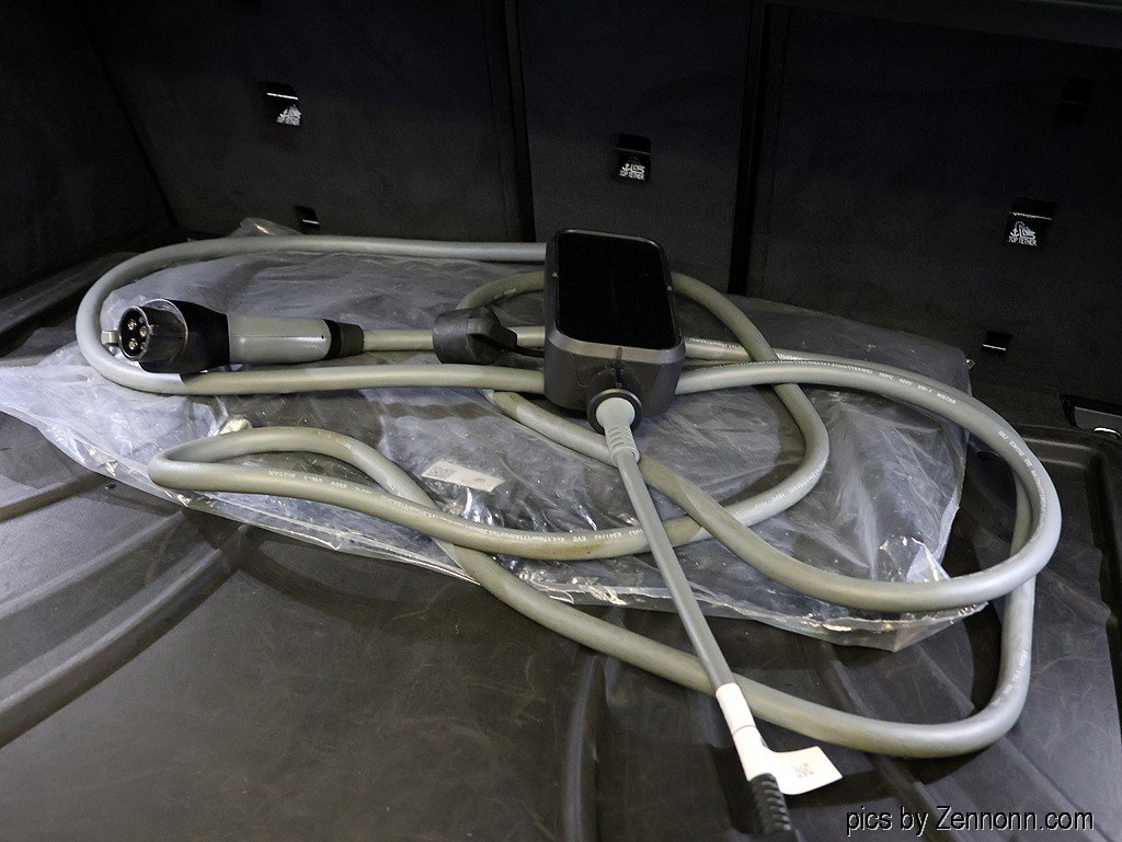 Certified 2024 BMW X5 xDrive50e w/ M Sport Package image 34