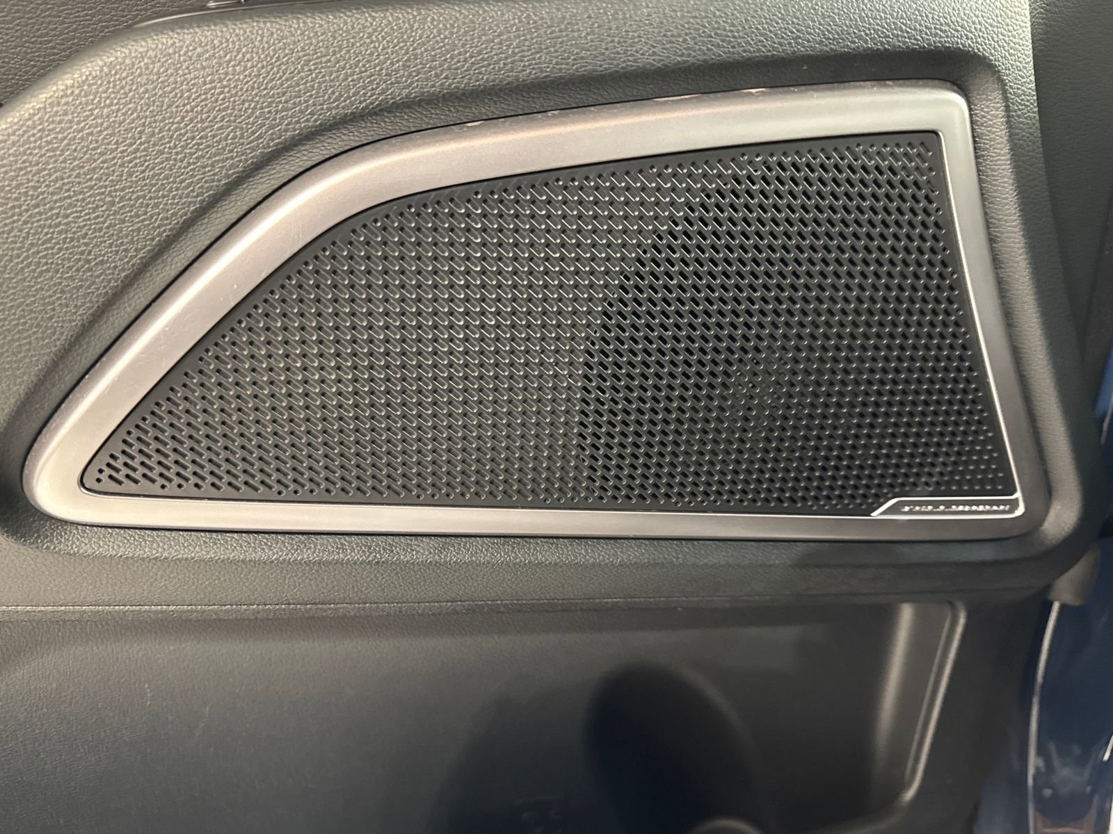 Used 2025 Kia Telluride AWD image 27