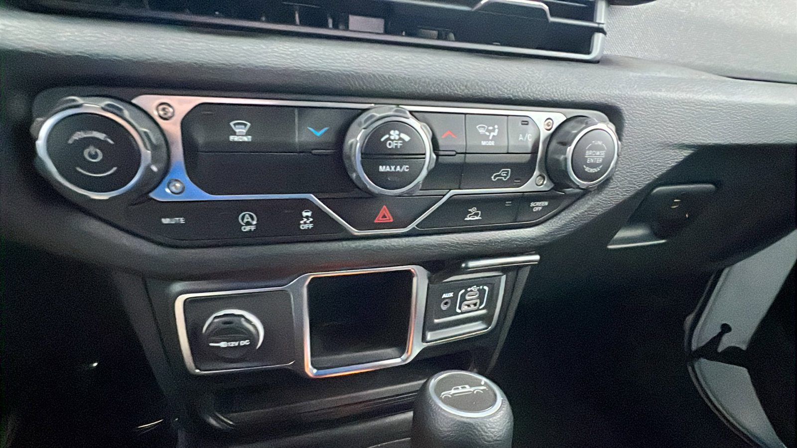 Used 2024 Jeep Gladiator Sport image 33