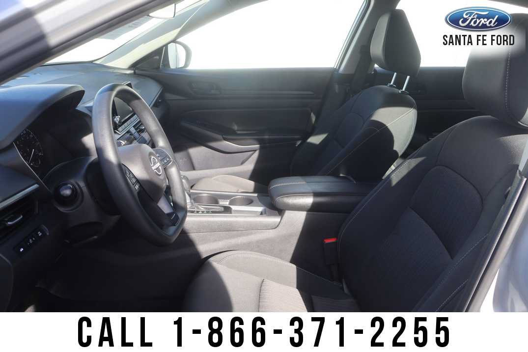 Used 2024 Nissan Altima 2.5 S FWD image 11