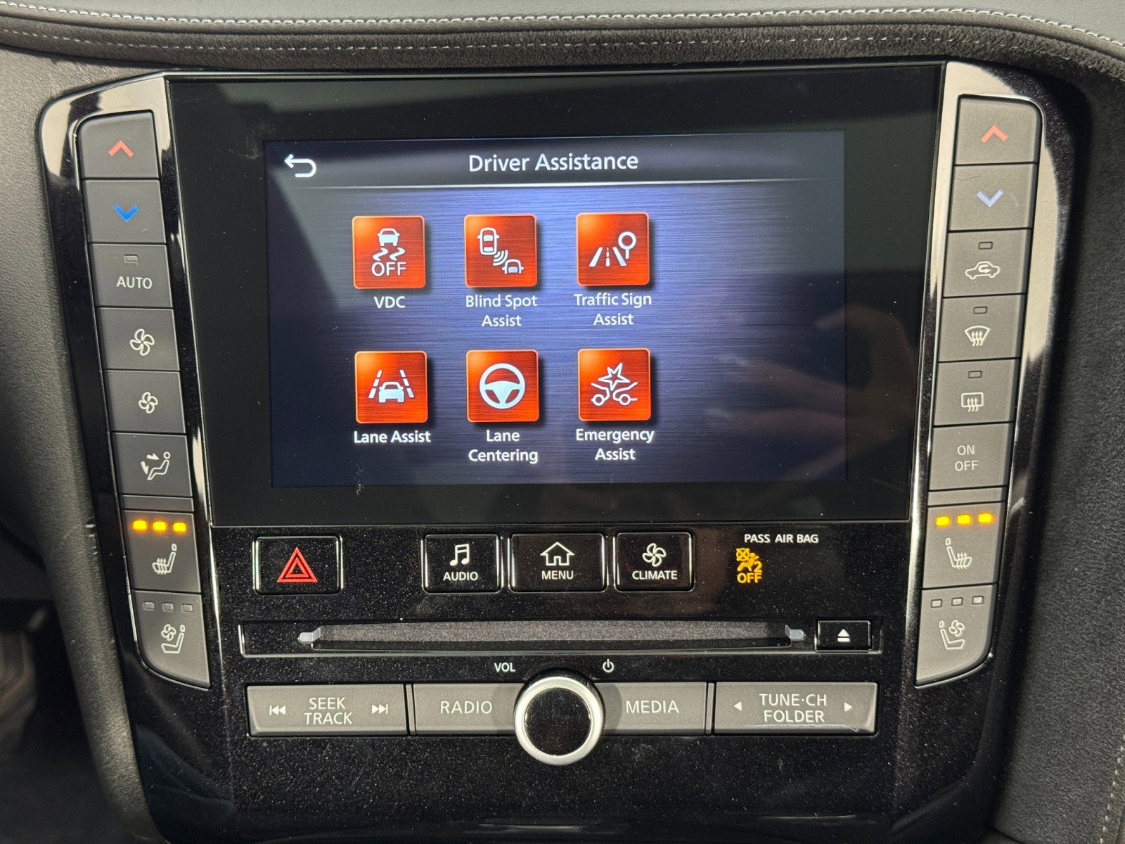 Used 2023 INFINITI QX50 Sensory w/ Accent Package image 31